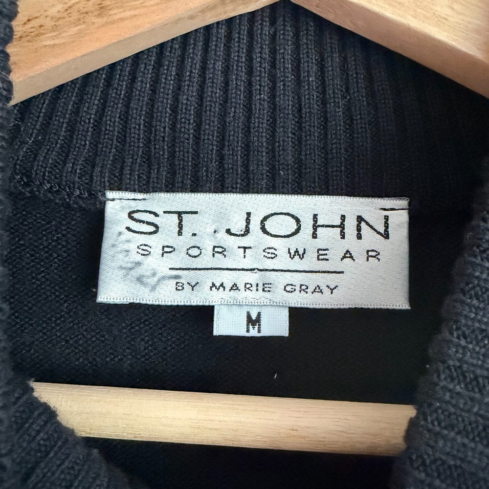 St. John Sweater Size Medium Black Mock Neck Polar Bear Graphic Knit Pullover - Picture 5 of 13